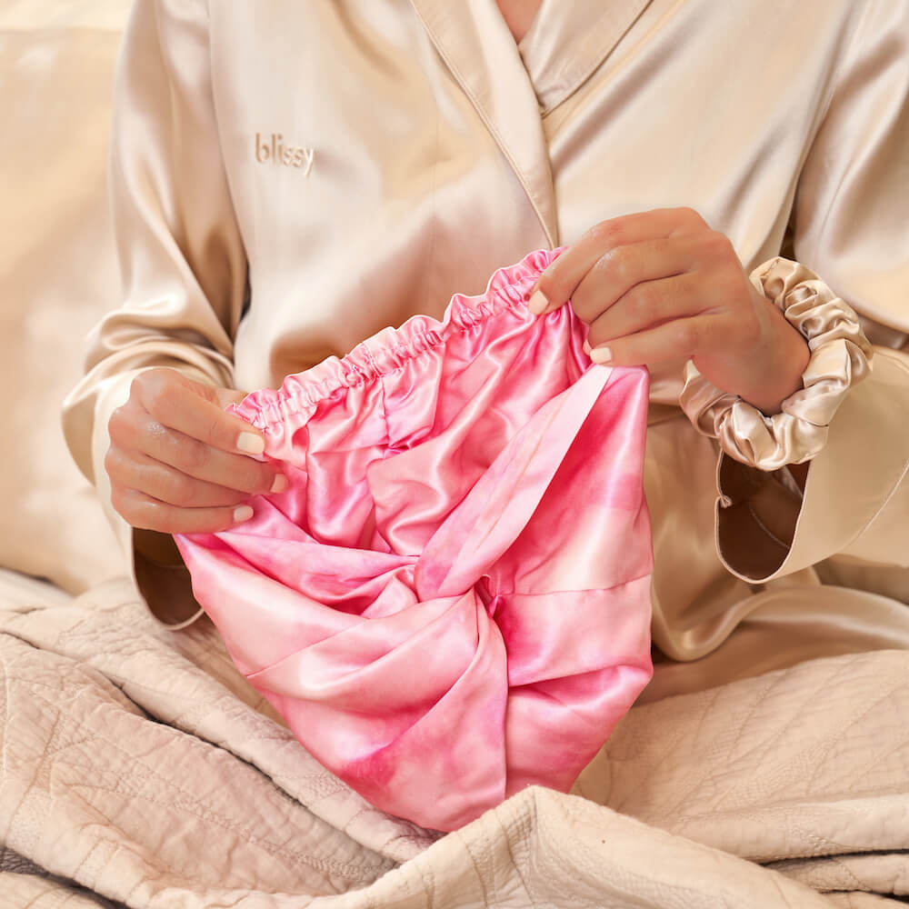 Blissy Mulberry Silk Blissy Bonnet – Pink Tie-Dye