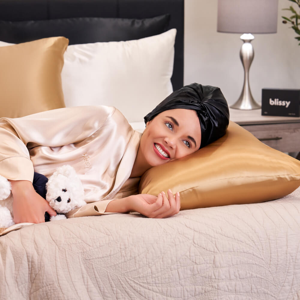 Blissy Large Black Blissy Bonnet Lifestyle – Mulberry Silk