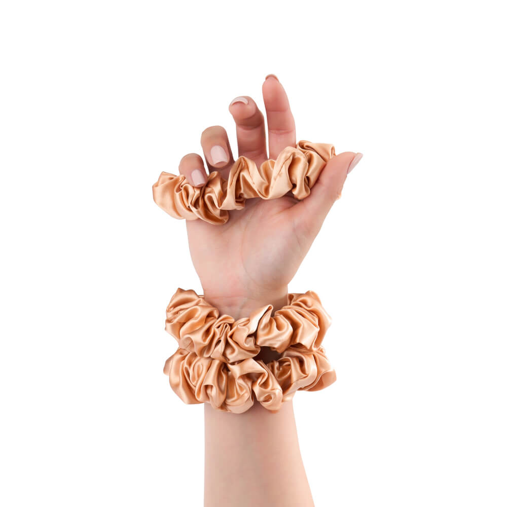 Peach Blissy Scrunchies Close-Up – Blissy 22 Momme Silk