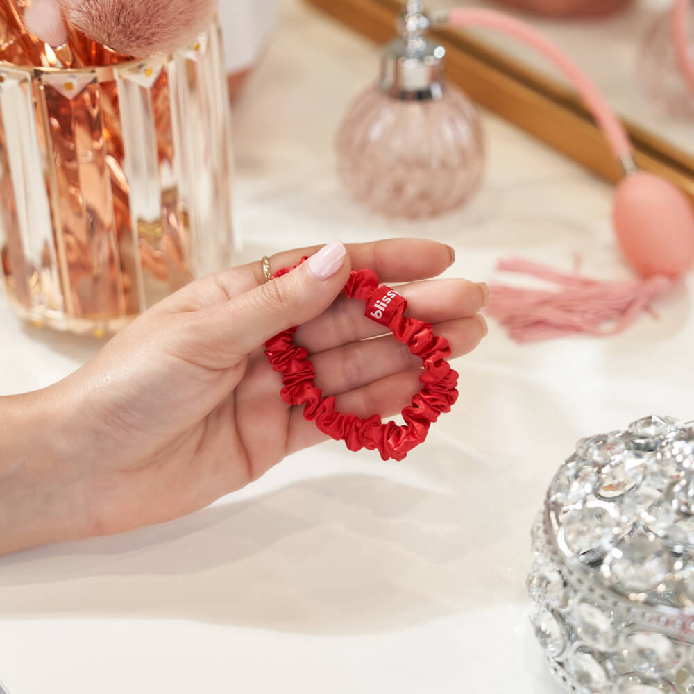 Blissy Red Silk Blissy Skinny Scrunchies Detail –