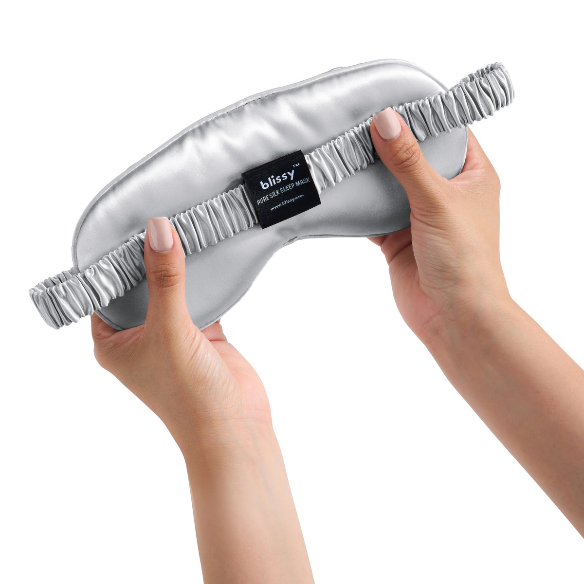 Blissy Silver Sleep Mask Lifestyle – Mulberry Silk