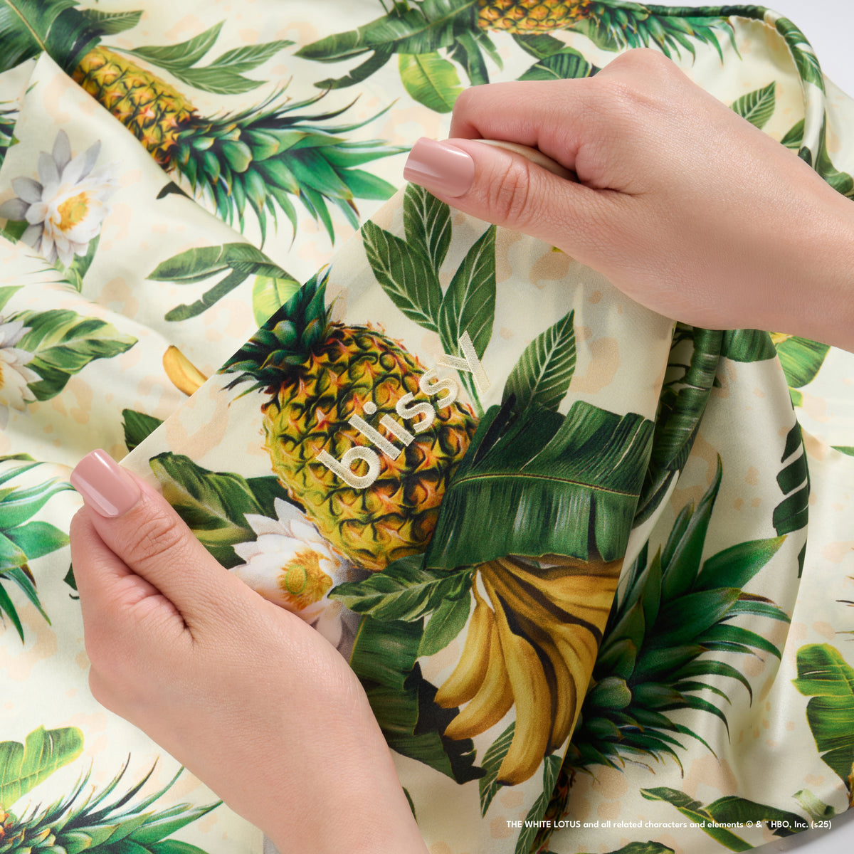 King White Lotus Pillowcase – Blissy Premium Silk