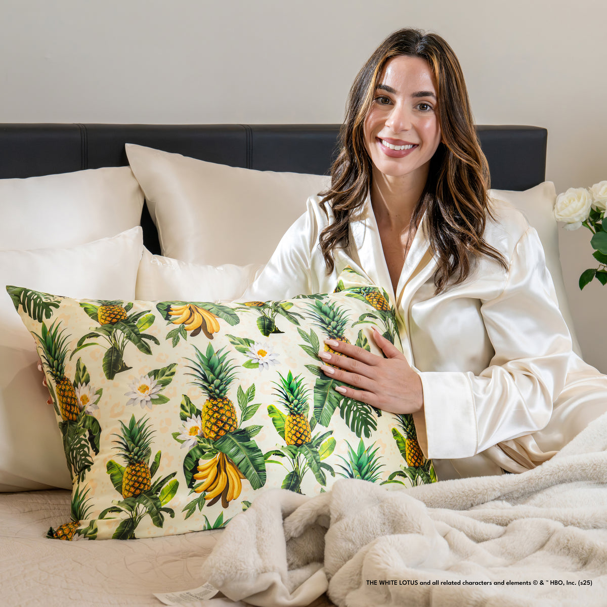 White Lotus Pillowcase Close-Up – Blissy 22 Momme Silk
