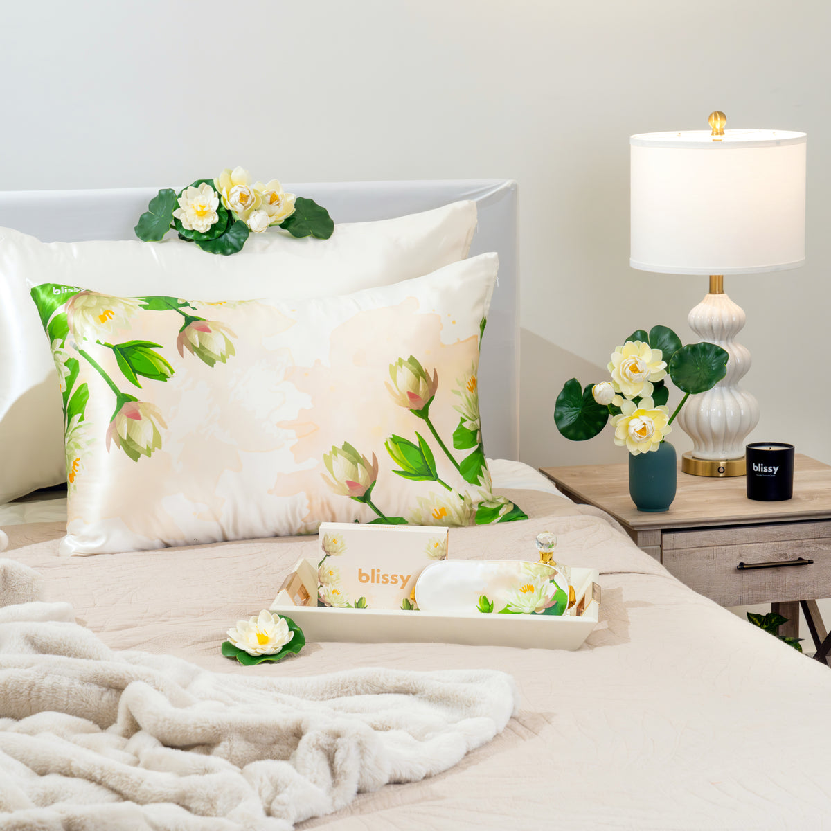 Blissy Mulberry Silk Pillowcase – Zodiac Flower Standard