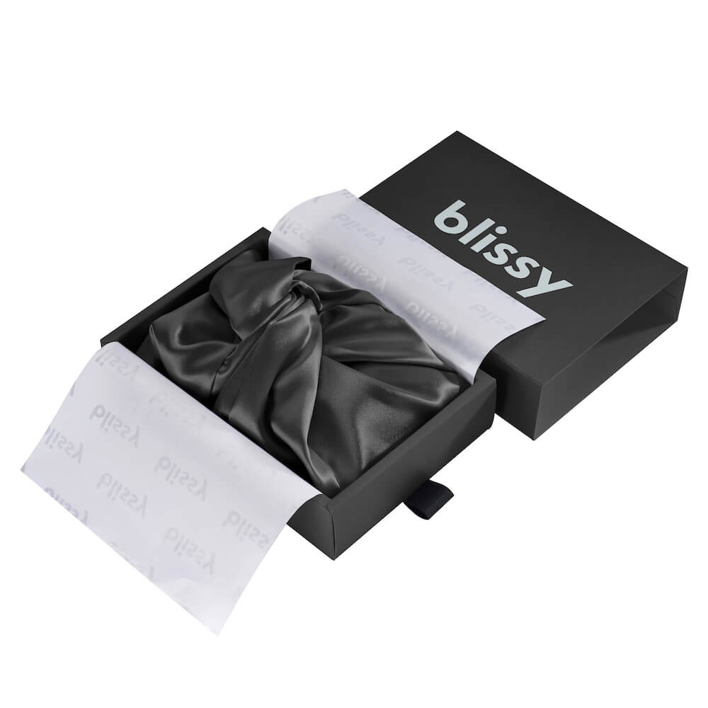 Blissy Black Blissy Bonnet Lifestyle – Mulberry Silk