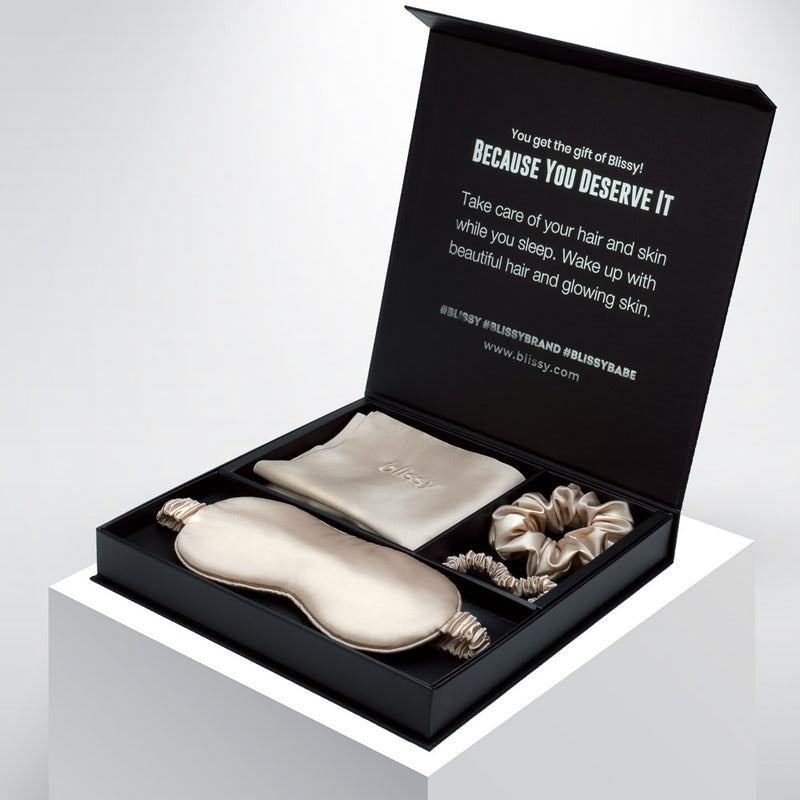 Blissy Dream Set - Champagne - Standard - 100% Mulberry Silk Blissy Dream Gift Set Close-Up – Blissy 22 Momme Silk