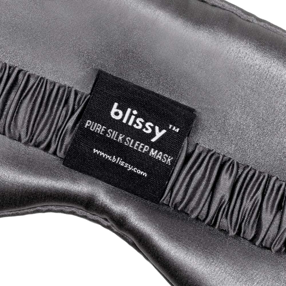 Blissy Grey Sleep Mask Lifestyle – Mulberry Silk