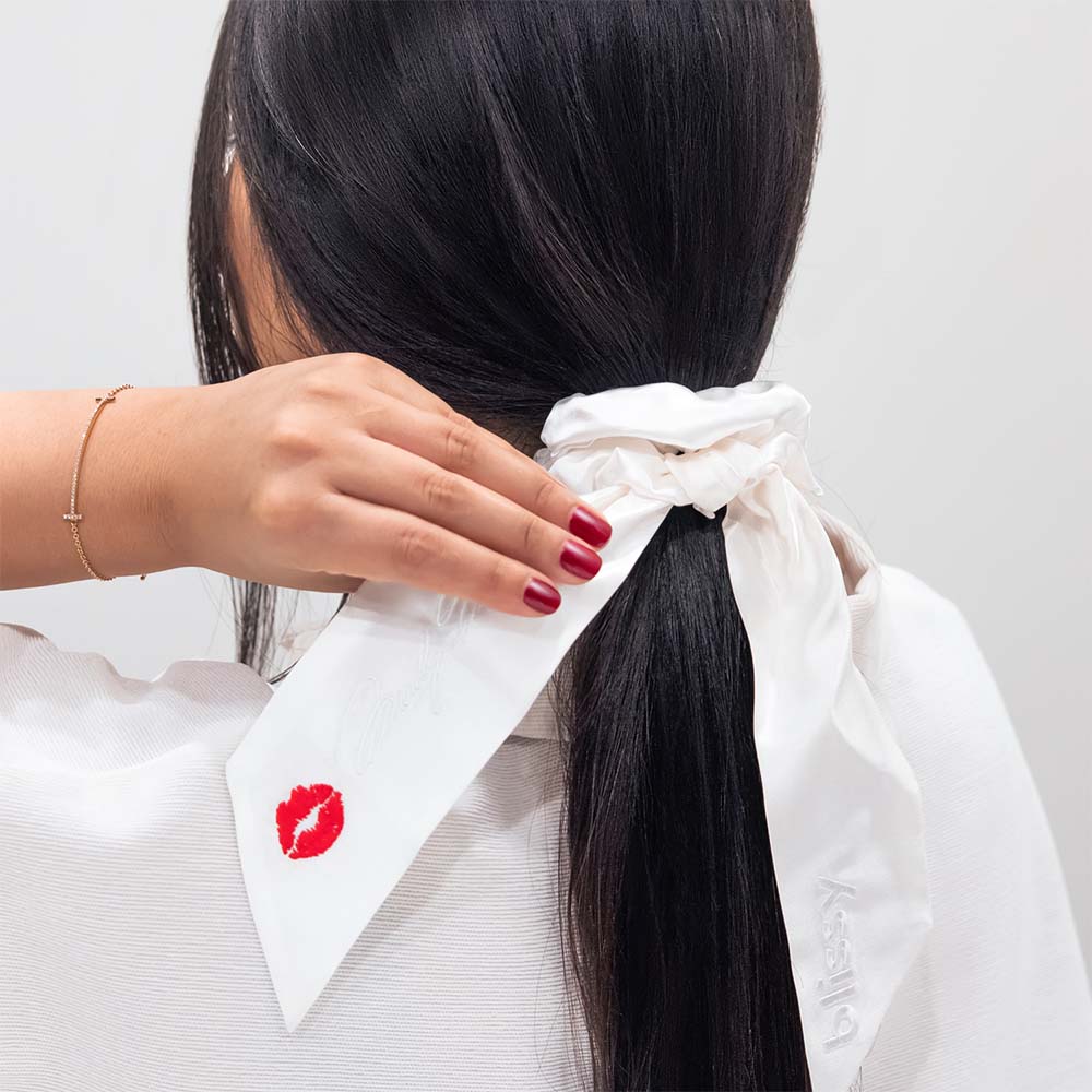 Blissy Marilyn Monroe™ Silk Blissy Tail Scrunchie Detail –