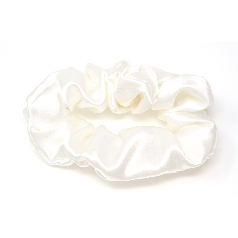 Red, White, Blue Blissy Scrunchies Close-Up – Blissy 22 Momme Silk