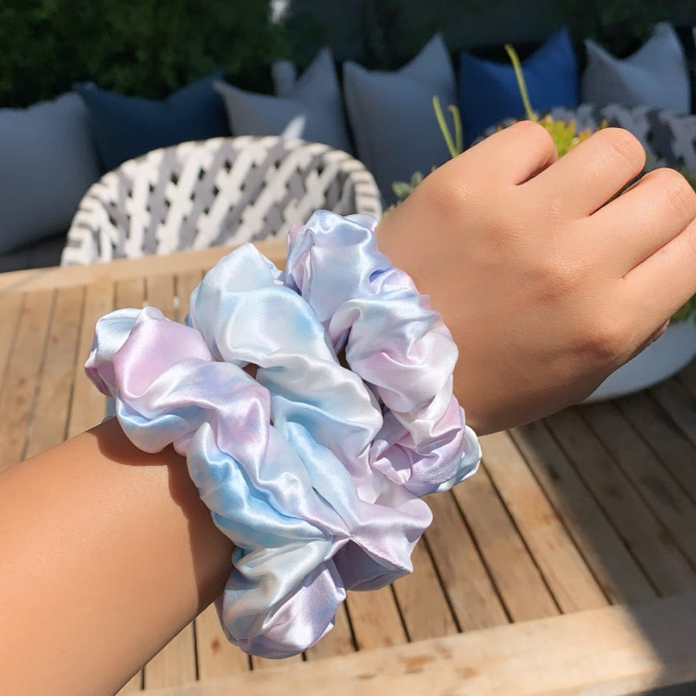 Blissy Tie-Dye Silk Blissy Scrunchies Detail –