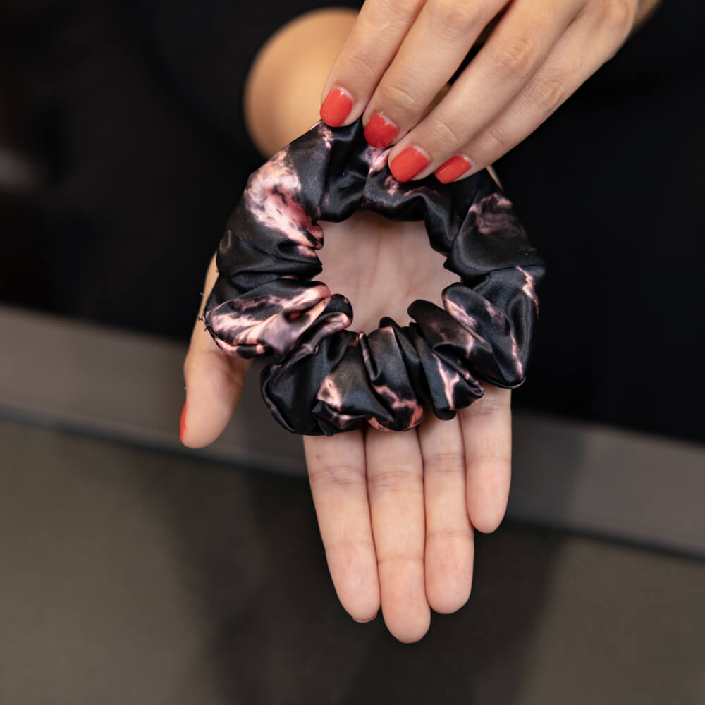 Blissy Mulberry Silk Blissy Scrunchies – Rose Black Marble